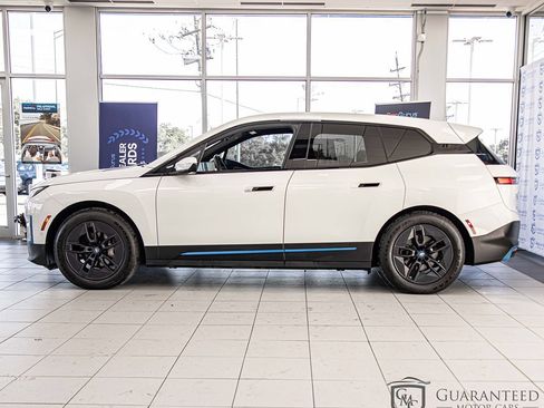 Used 2023 BMW iX xDrive50 w/ Premium Package AWD/4WD image 26