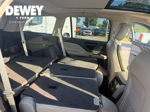 Used 2021 Lincoln Aviator Reserve w/ Equipment Group 201A AWD/4WD image 39