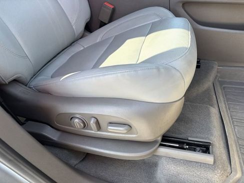 Used 2021 Chevrolet Traverse Premier image 29