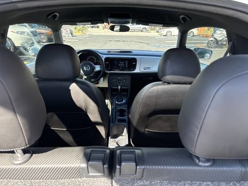 Used 2012 Volkswagen Beetle 2.5 image 22