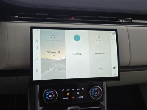 Certified 2023 Land Rover Range Rover SE image 20