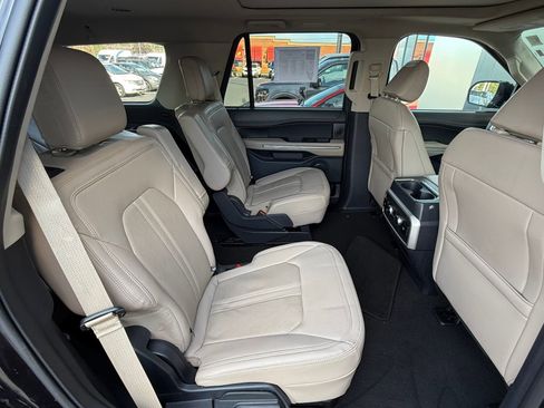 Used 2024 Ford Expedition Limited image 14