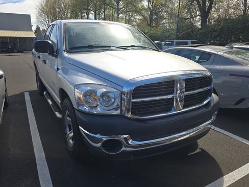 Used 2008 Dodge Ram 1500 Truck ST image 2