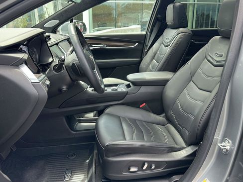 Used 2024 Cadillac XT5 Premium Luxury w/ Platinum Package AWD/4WD image 9