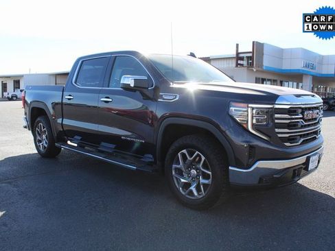 Used 2022 GMC Sierra 1500 SLT image 1