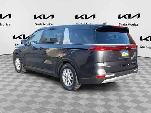 Certified 2024 Kia Carnival LX image 7