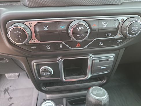 Certified 2022 Jeep Wrangler Unlimited Sport AWD/4WD image 27