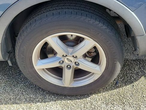 Used 2018 Ford Explorer XLT w/ Equipment Group 201A FWD image 8