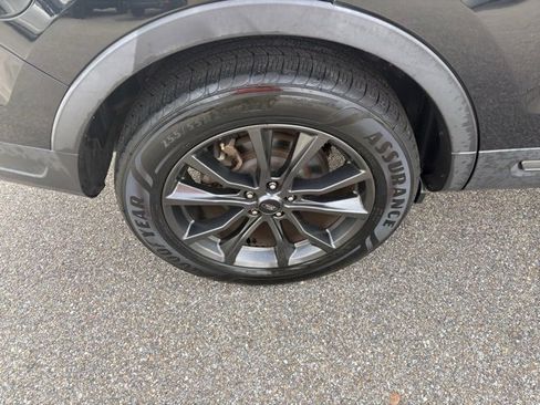 Certified 2019 Ford Explorer XLT w/ Equipment Group 202A image 21