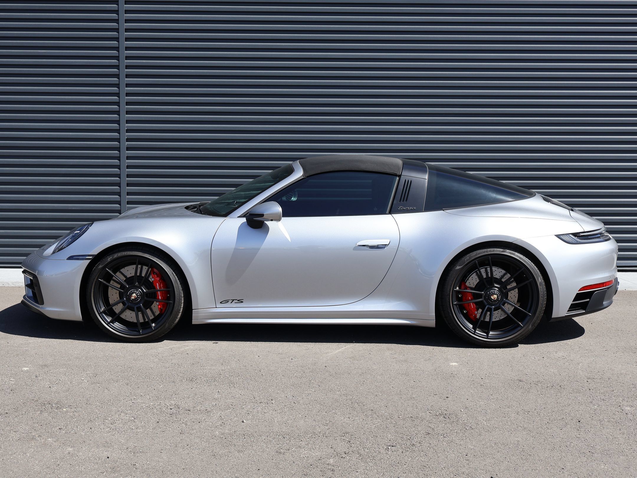 Certified 2022 Porsche 911 Targa 4 GTS w/ Premium Package AWD/4WD image 2