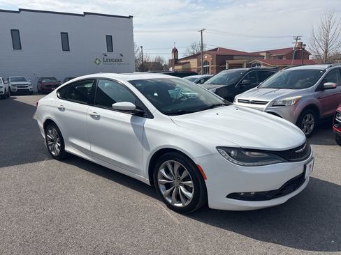 Used 2016 Chrysler 200 S w/ Navigation & Sound Group I image 6