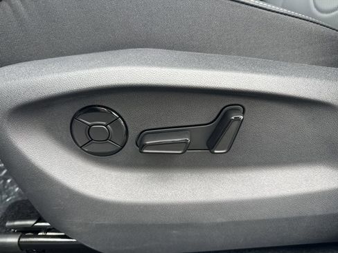 New 2026 Volkswagen Tiguan SE R-Line AWD/4WD image 13