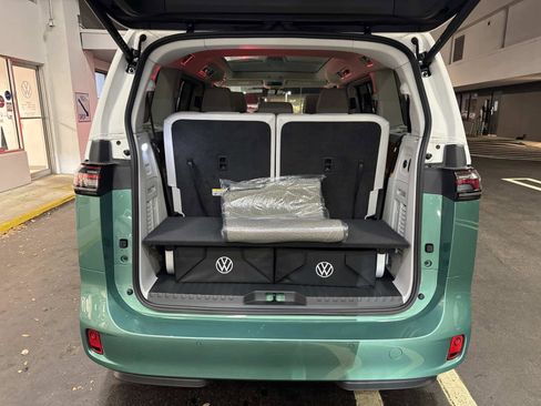 New 2025 Volkswagen ID. Buzz 1st Edition image 11