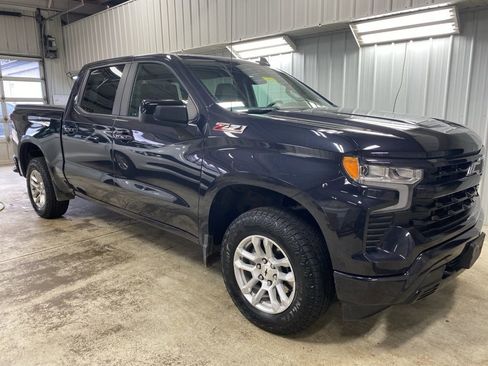 Used 2022 Chevrolet Silverado 1500 RST w/ Z71 Off-Road Package image 2