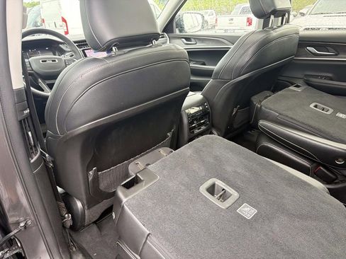 Used 2023 Jeep Grand Cherokee L Limited RWD image 17