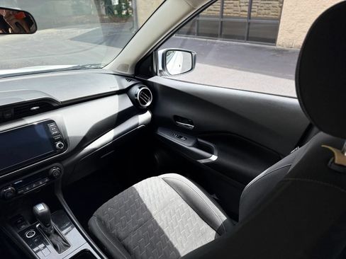 Used 2021 Nissan Kicks SV FWD image 23