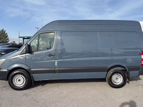Used 2018 Mercedes-Benz Sprinter 2500 image 3