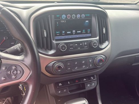 Used 2018 Chevrolet Colorado Z71 AWD/4WD image 7
