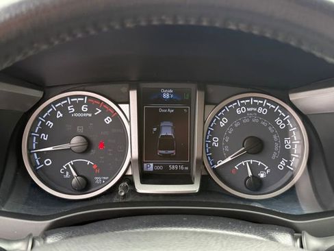 Used 2021 Toyota Tacoma SR5 RWD image 12