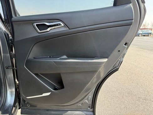 Used 2023 Kia Sportage LX image 33