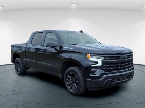 Used 2023 Chevrolet Silverado 1500 LT image 1