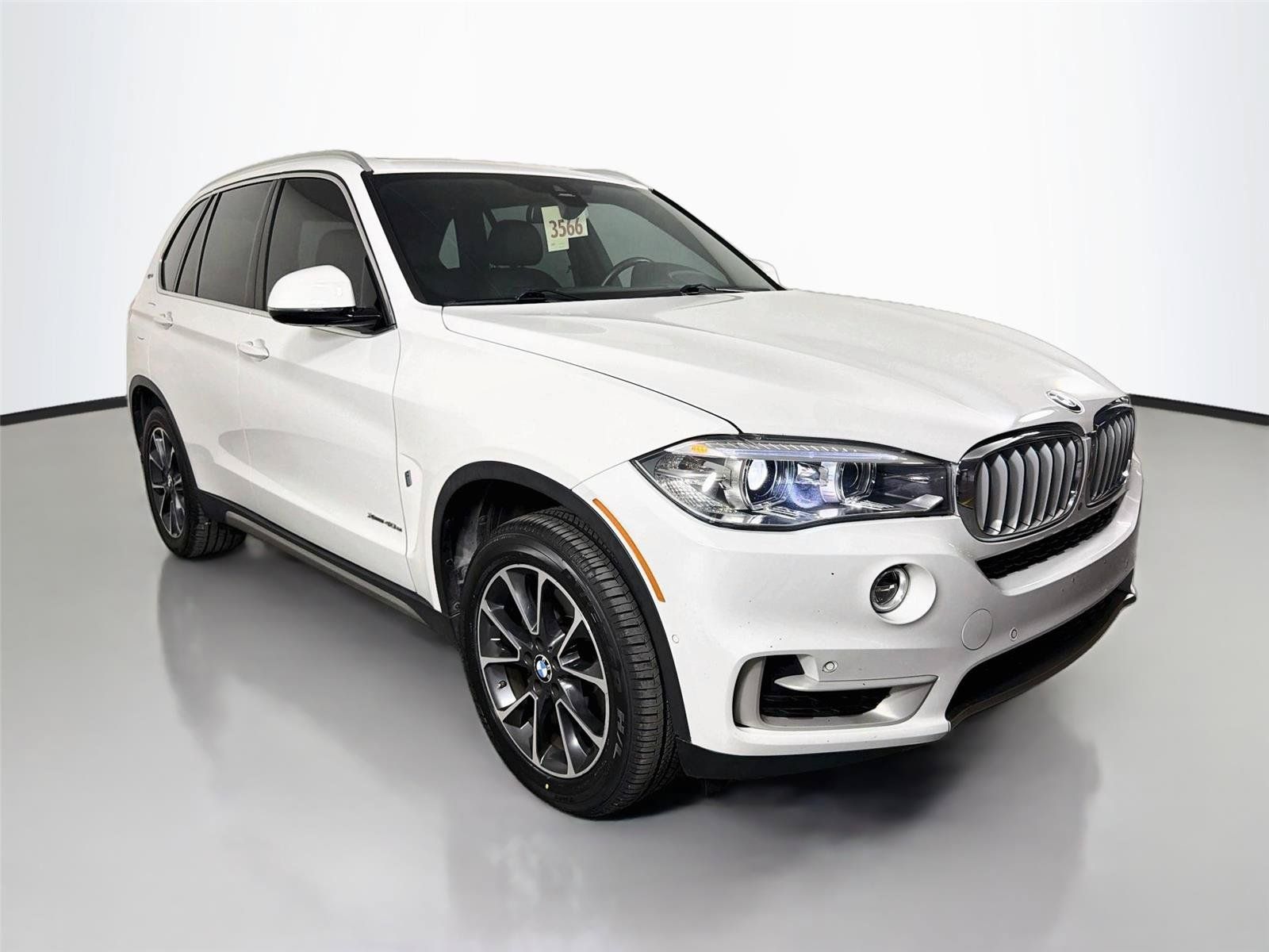 Used 2018 BMW X5 xDrive40e AWD/4WD image 3