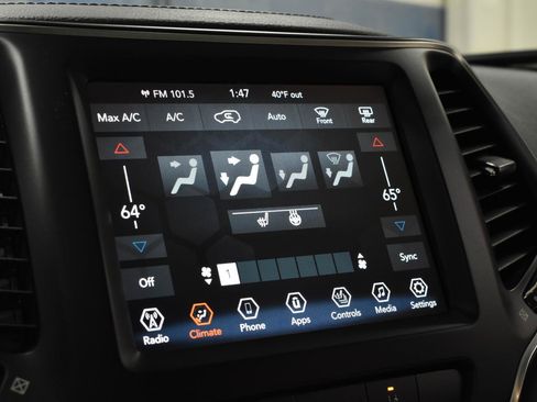 Used 2021 Jeep Cherokee Latitude Lux w/ Sun & Sound Group image 17