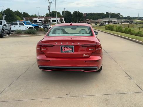 Used 2024 Volvo S60 B5 Core image 7