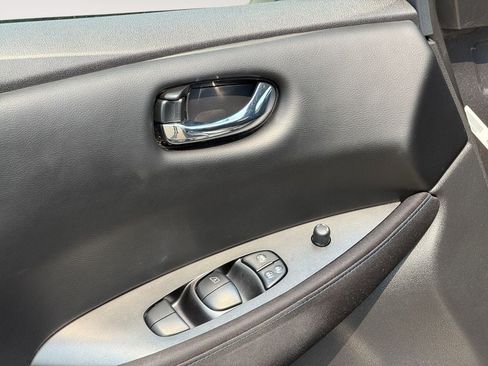 Used 2019 Nissan Leaf S w/ Protection Package FWD image 21
