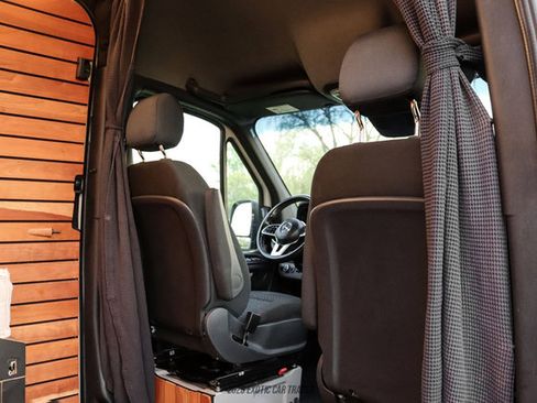 Used 2023 Mercedes-Benz Sprinter 2500 image 39