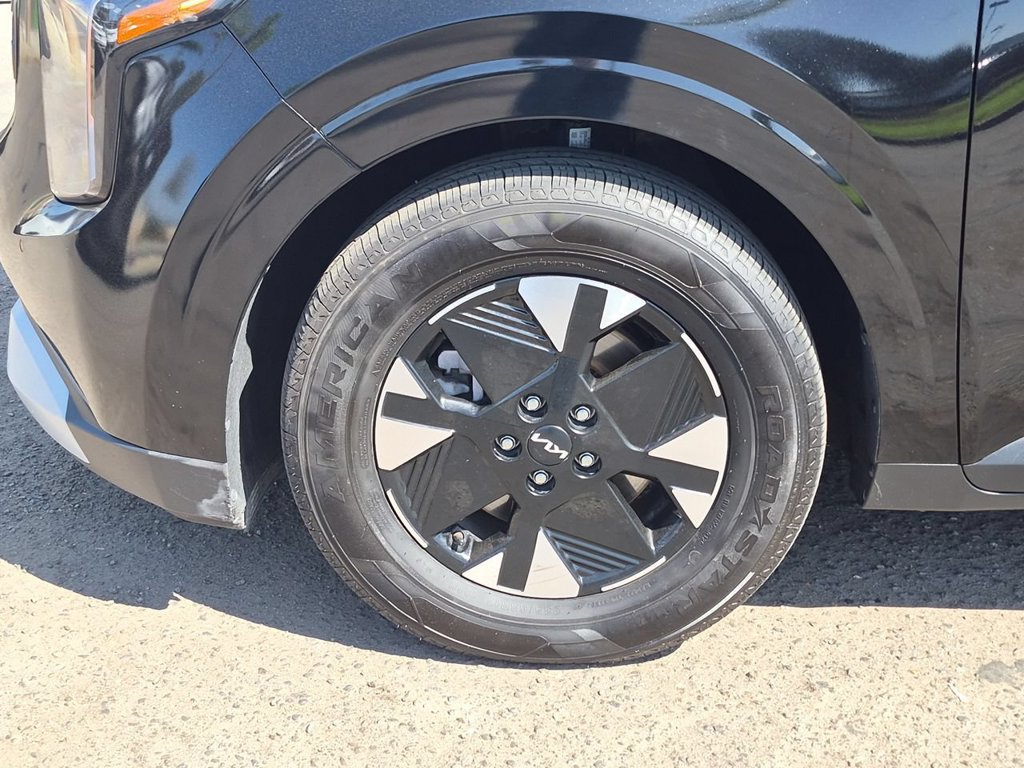 Certified 2026 Kia Carnival LXS FWD image 33