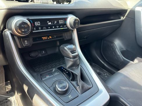 Used 2022 Toyota RAV4 XLE Premium AWD/4WD image 21