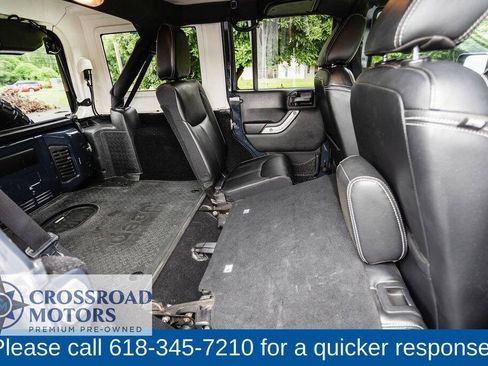 Used 2016 Jeep Wrangler Unlimited Sahara w/ Connectivity Group AWD/4WD image 26
