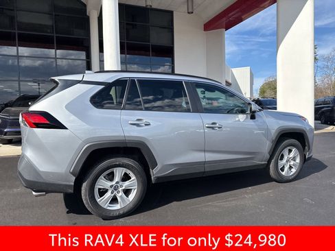 Used 2021 Toyota RAV4 XLE image 7