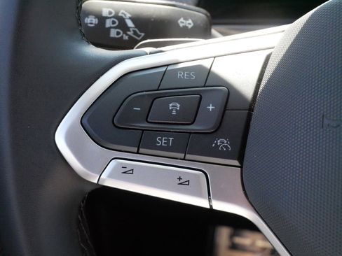 Certified 2025 Volkswagen Atlas Peak Edition SE AWD/4WD image 27