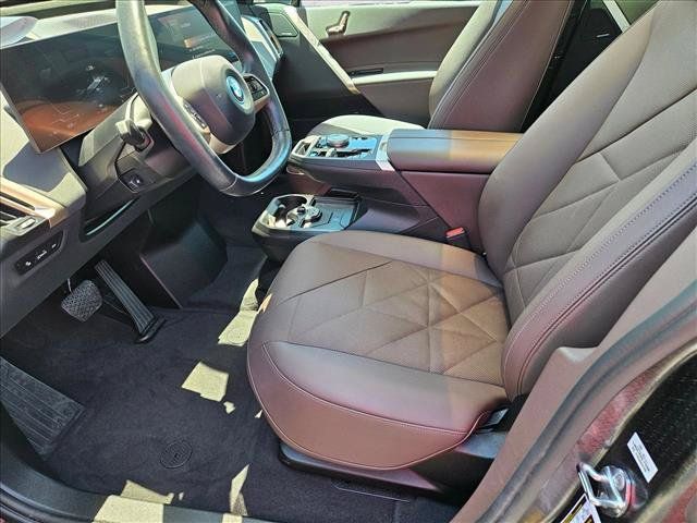Certified 2025 BMW iX xDrive50 AWD/4WD image 16
