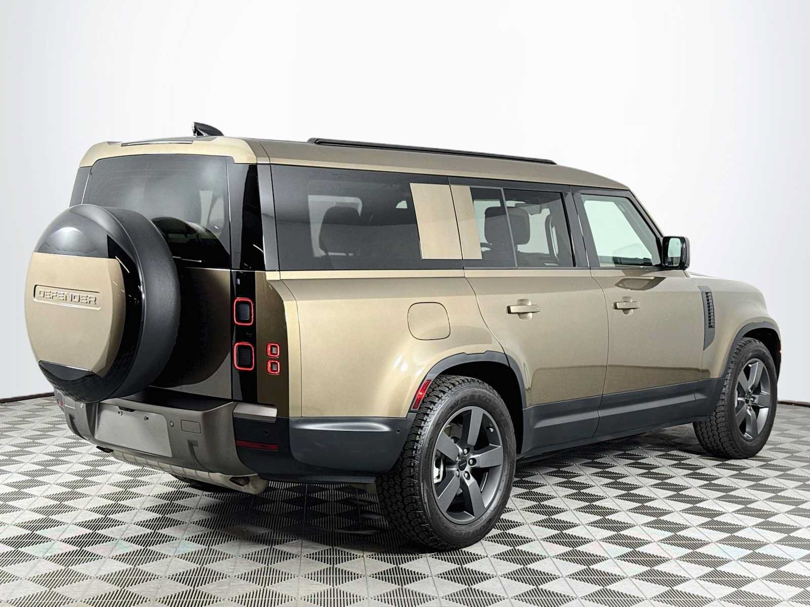 Used 2026 Land Rover Defender 130 S AWD/4WD image 5