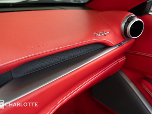 Used 2019 Ferrari Portofino image 32