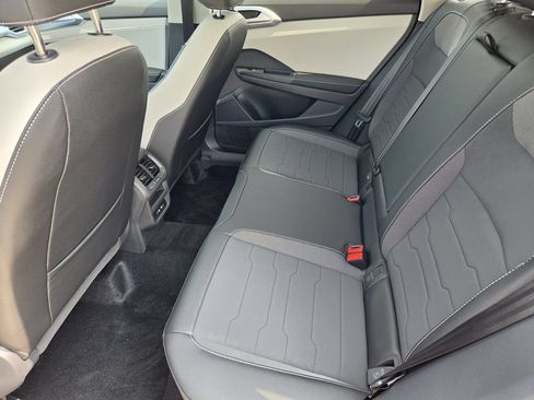 New 2026 Volkswagen Taos SE FWD image 23
