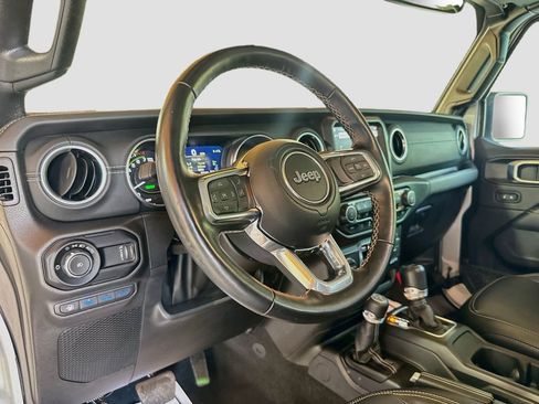 Used 2023 Jeep Wrangler Unlimited Sahara w/ Cold Weather Group AWD/4WD image 10