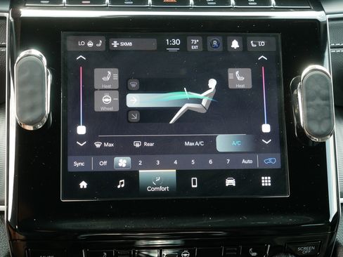 Used 2025 Jeep Grand Cherokee Laredo w/ Luxury Tech Group I AWD/4WD image 23