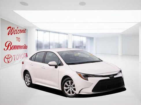 Certified 2025 Toyota Corolla LE image 2