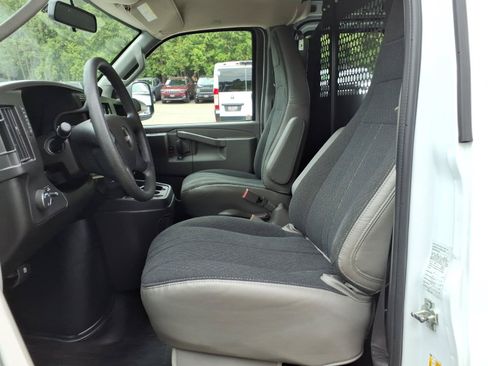 Used 2025 GMC Savana 2500 w/ Driver Convenience Package RWD image 15