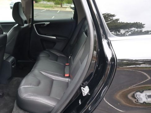 Used 2016 Volvo XC60 T6 w/ Climate Package AWD/4WD image 20