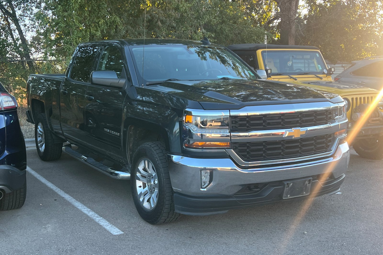 Used 2018 Chevrolet Silverado 1500 LT w/ All Star Edition AWD/4WD image 2