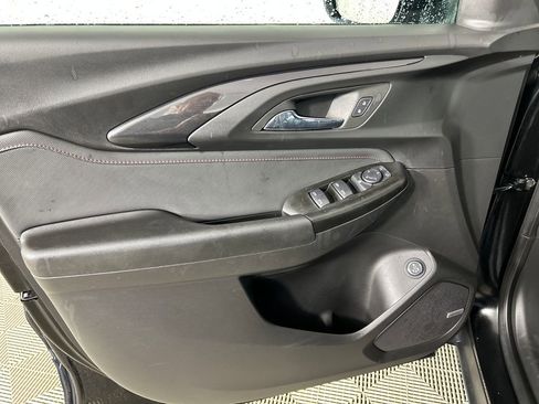 Used 2023 Chevrolet TrailBlazer RS w/ Sun and Liftgate Package AWD/4WD image 11