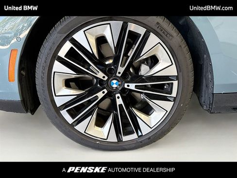 Used 2025 BMW 530i image 2