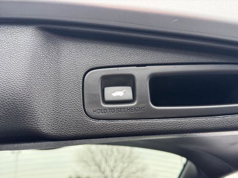 Used 2022 Honda CR-V Touring image 5