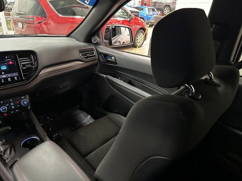 Certified 2025 Dodge Durango GT image 13