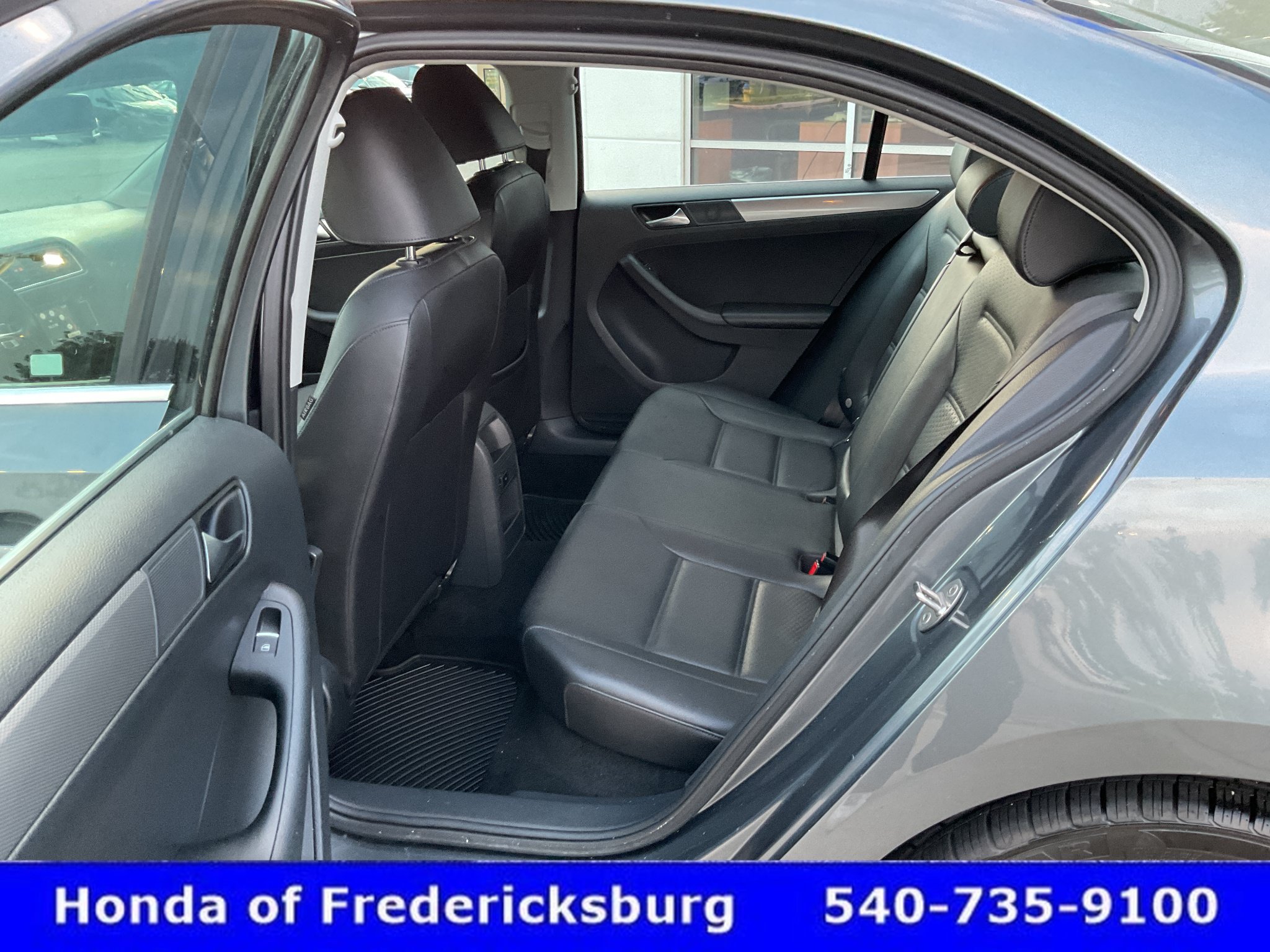 Used 2015 Volkswagen Jetta SE FWD image 23